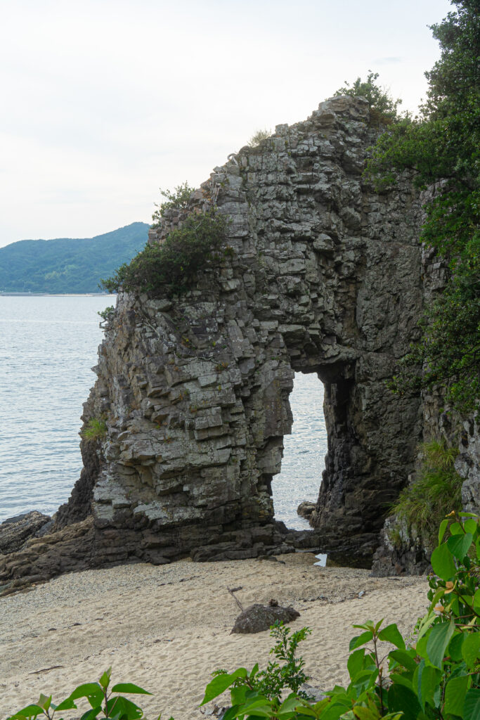 遠くから見た巌門