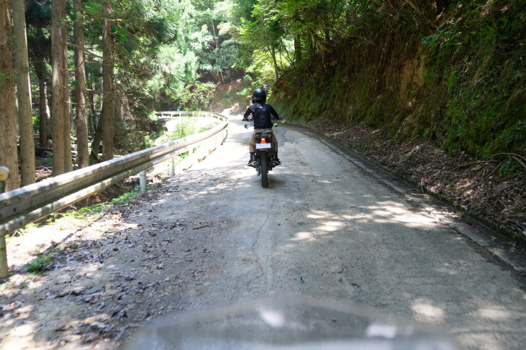 京都府道74号 舞鶴綾部福知山線　荒れた道