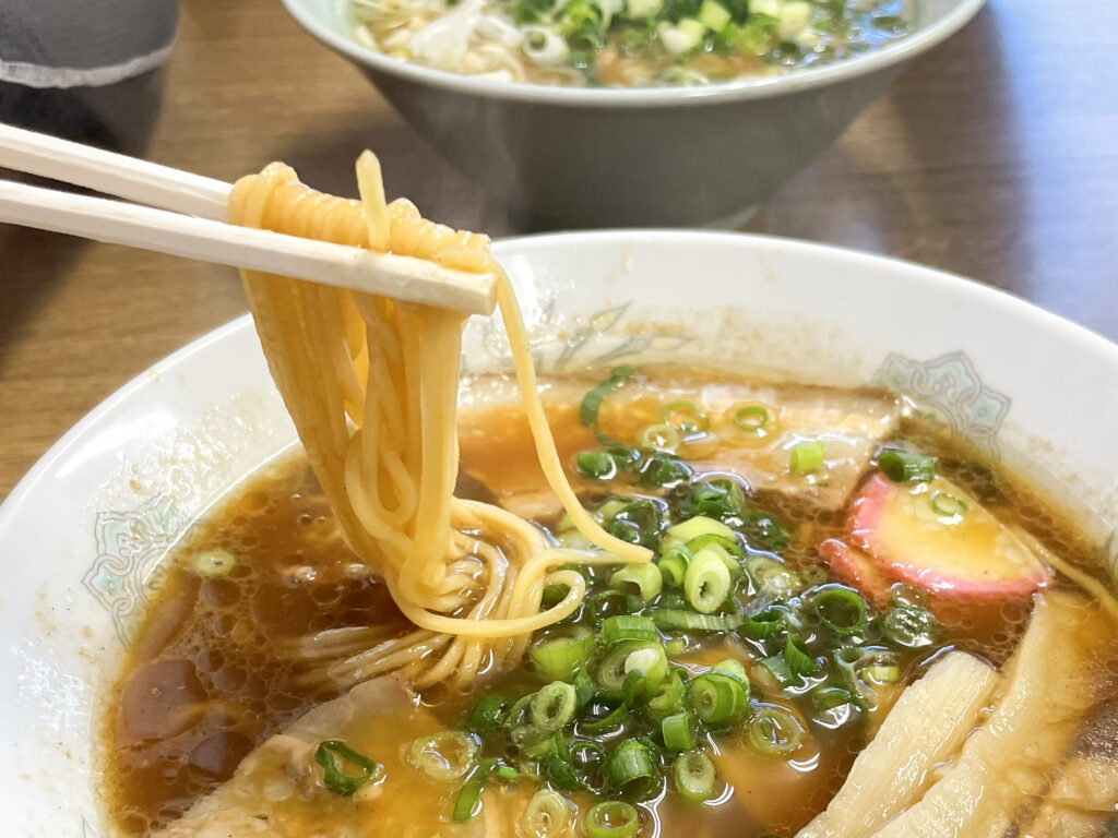 中華そば まるとく　中華そば　中太ストレート麺