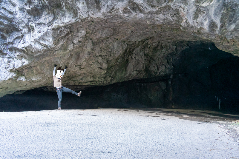 羽山第2トンネルの鍾乳洞