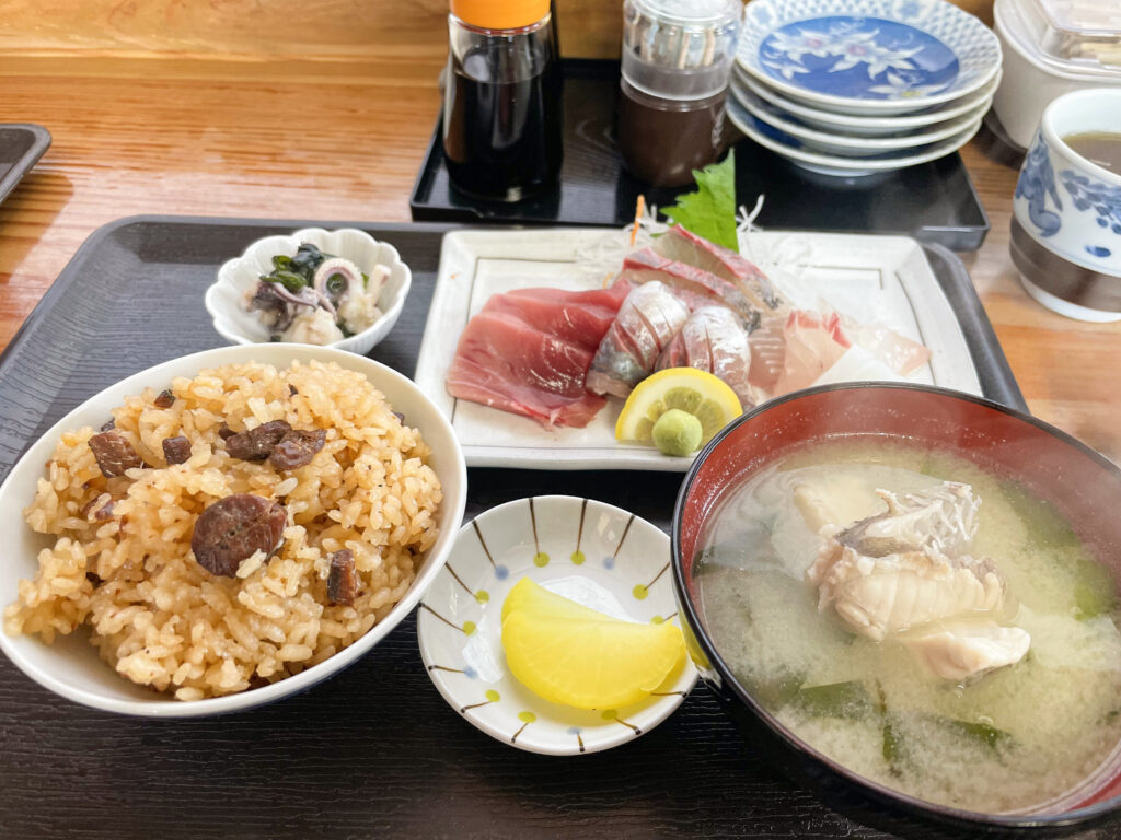旬鮮館の長崎刺身定食+あご飯 1,100円+150円